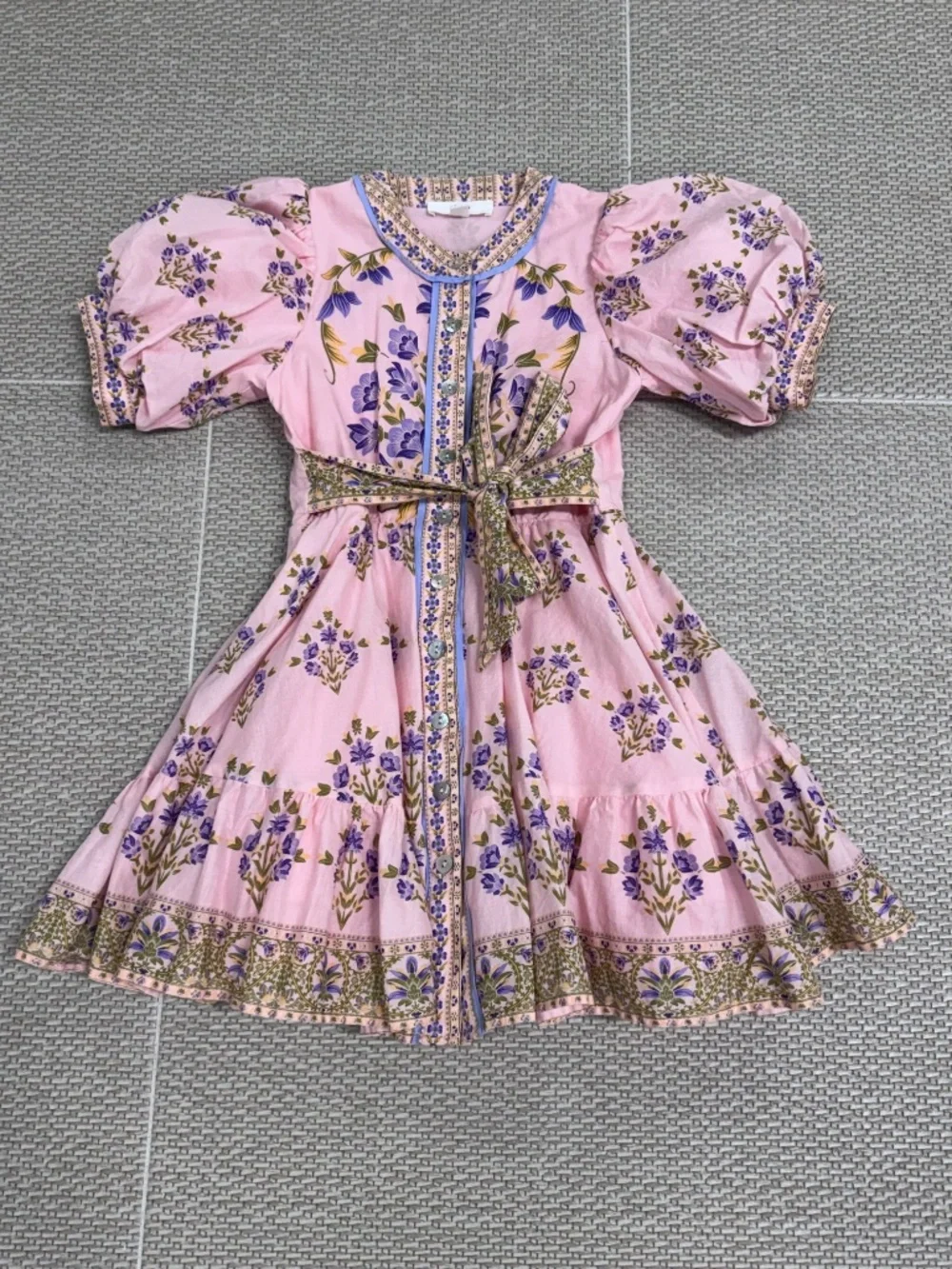 A Loves A Girls Bubble Sleeve Floral Tie Front Dress, 6x. Great condition.